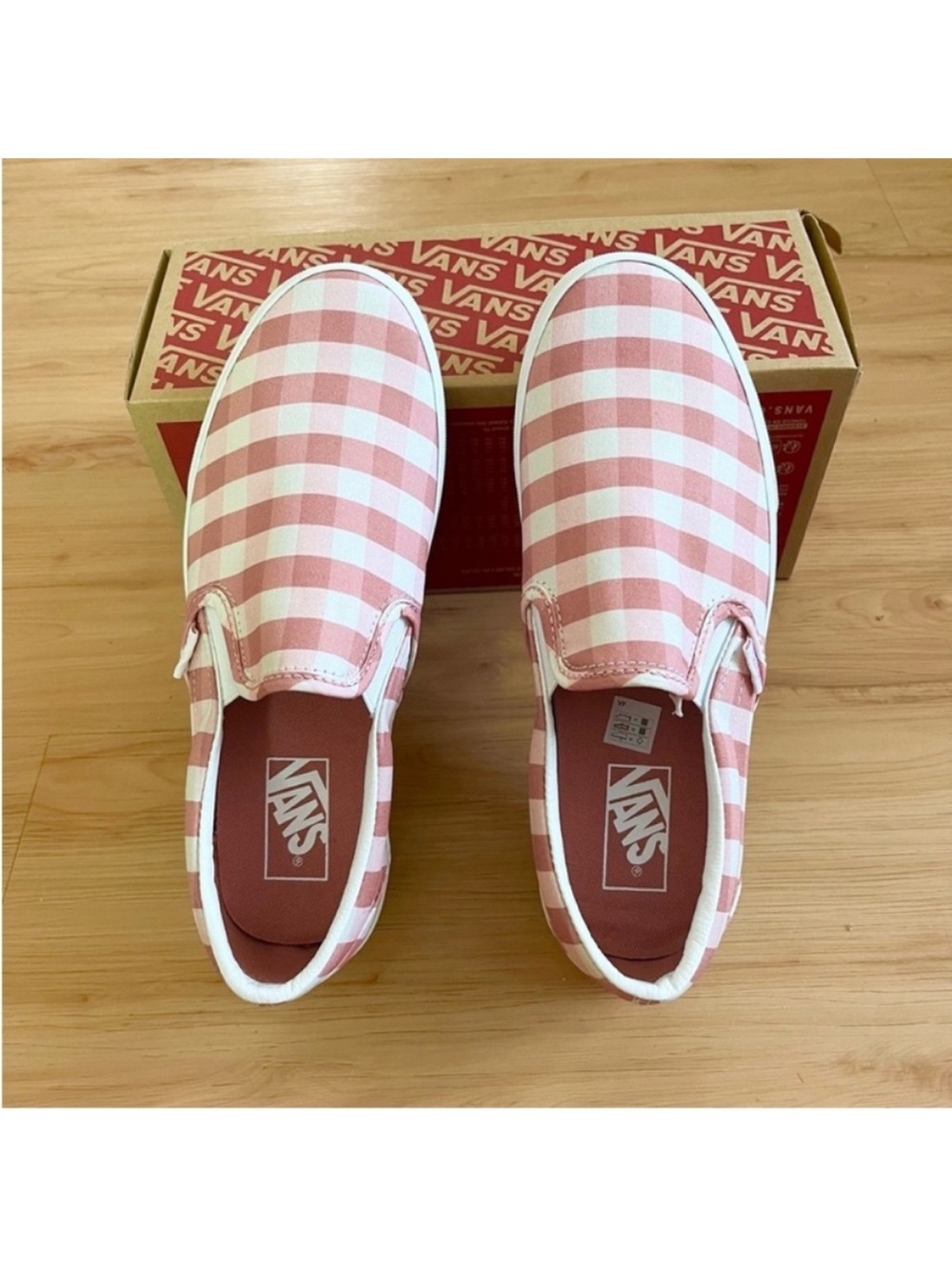 Vans Classic Slip-on
VNO0OXG8B06
(Gingham) Rosette/True White
Women 8.0 US - Picture 6 of 10